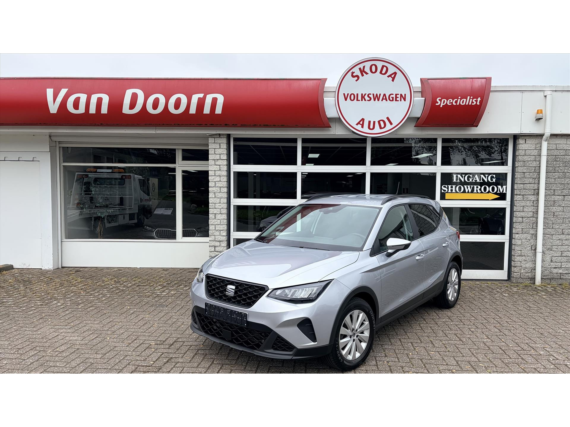53553222